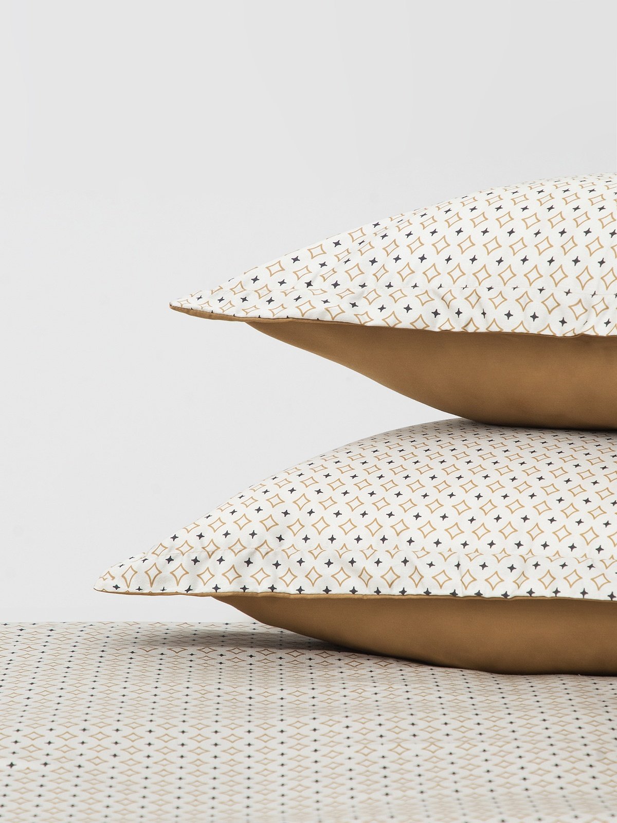 Premium satino patalynės komplektas su tenceliu – 160 × 200 cm