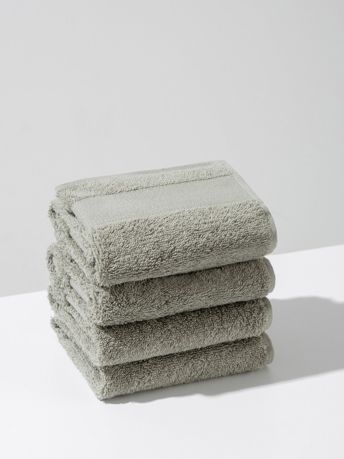 Cotton towel set in a basket – (4 pcs, 30 x 50 cm)-3