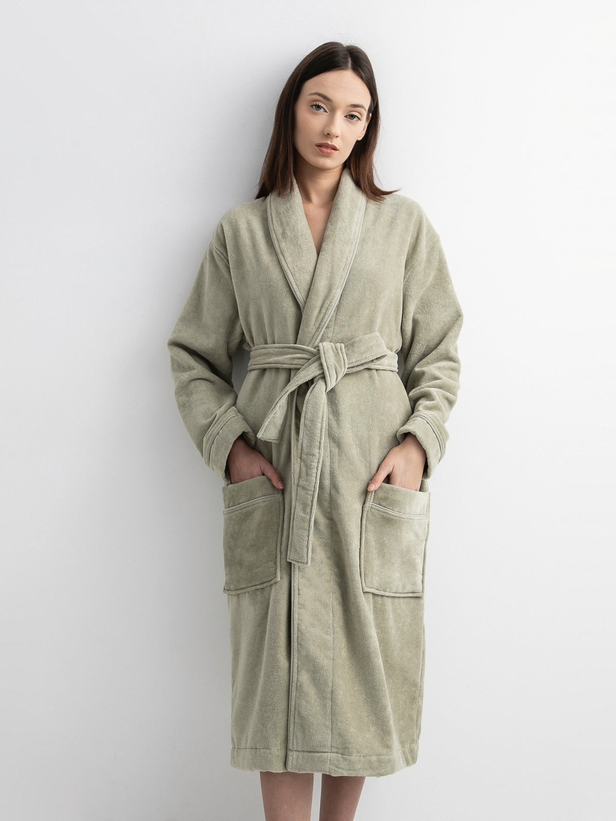 Velour bathrobe with side collar-1