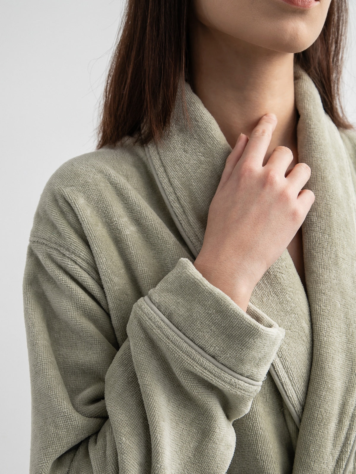 Velour bathrobe with side collar-4